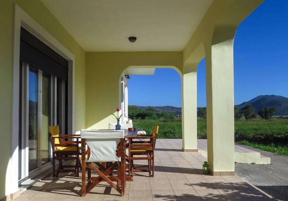 Villa Rania: Ευάερη Βίλα Με Θέα Τη Θάλασσα Lixouri Exterior foto
