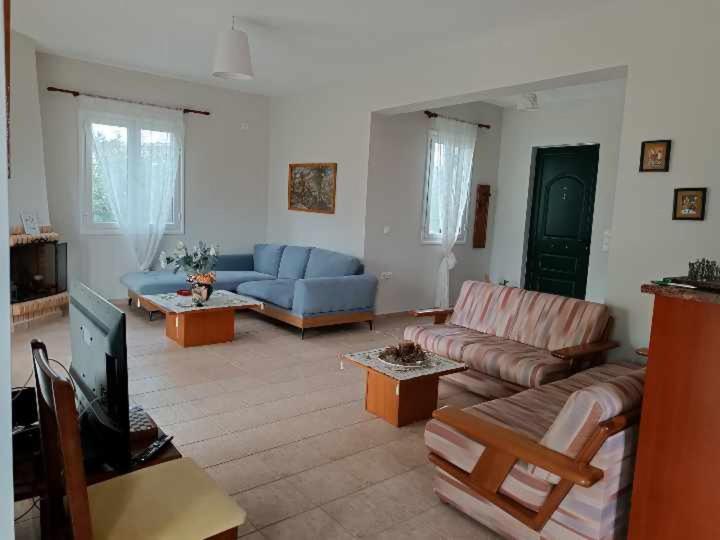 Villa Rania: Ευάερη Βίλα Με Θέα Τη Θάλασσα Lixouri Exterior foto